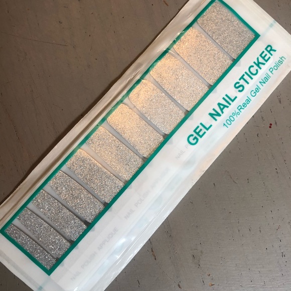 De’s Nails Other - LAaST ONE 4 for $23 GEL nail stickers- 22 strips